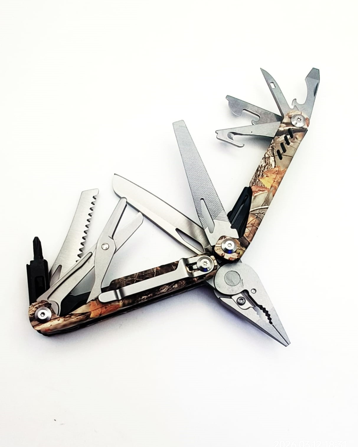GMKN-013 MULTI TOOLS S.S CAMO 75x106x161mm (19 TOOLS)